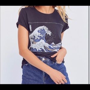 ❗️SALE❗️URBAN OUTFITTERS WAVE TEE